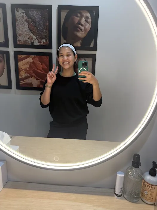 Skin Laundry - Rittenhouse Philly Picture 2