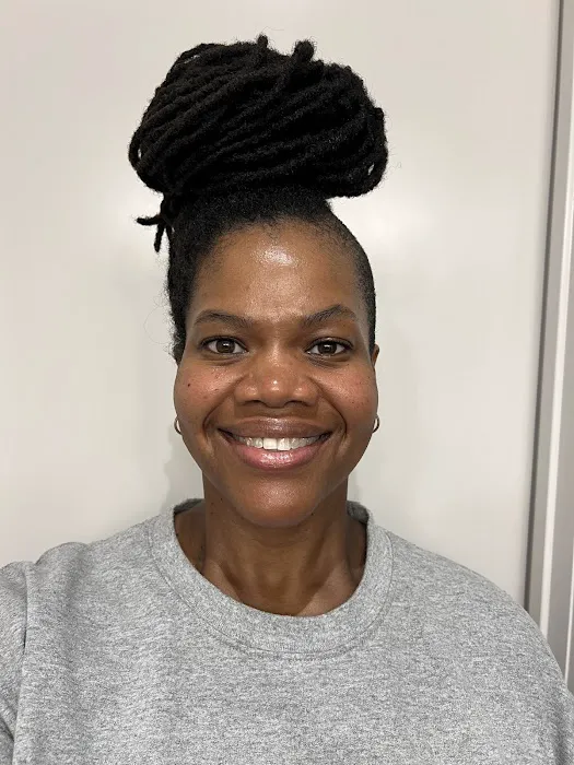 Viviane Aires Skin Wellness Facial Studio Picture 7