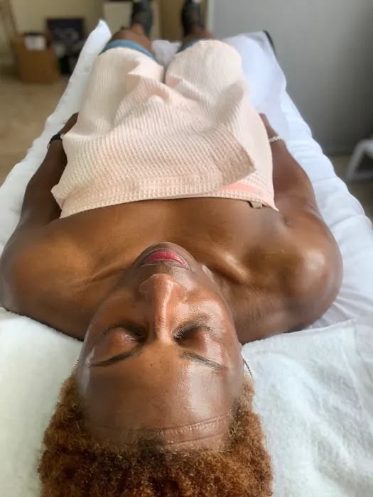 AJ Esthetique Facial Bar & more Picture 3