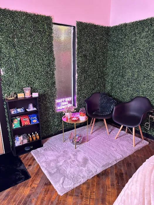 Urban Glow Aesthetics Picture 2