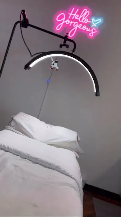 Urban Glow Aesthetics Picture 3