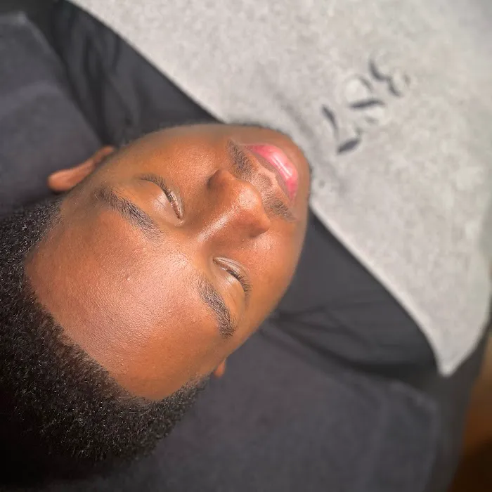 387 Grooming Picture 2