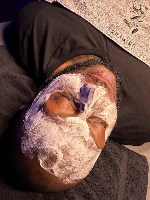 387 Grooming Picture 5