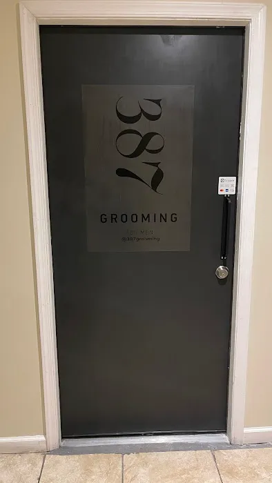 387 Grooming Picture 10