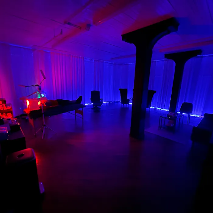 387 Grooming Picture 8