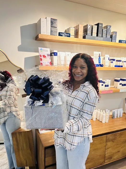 The Skin Artisté Picture 8