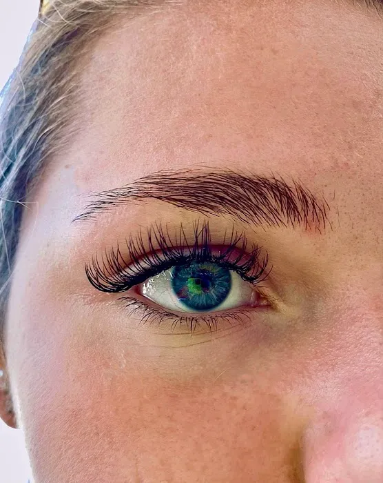 Middle Ground Aesthetics Picture 3