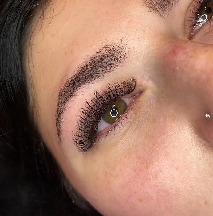 Middle Ground Aesthetics Picture 5