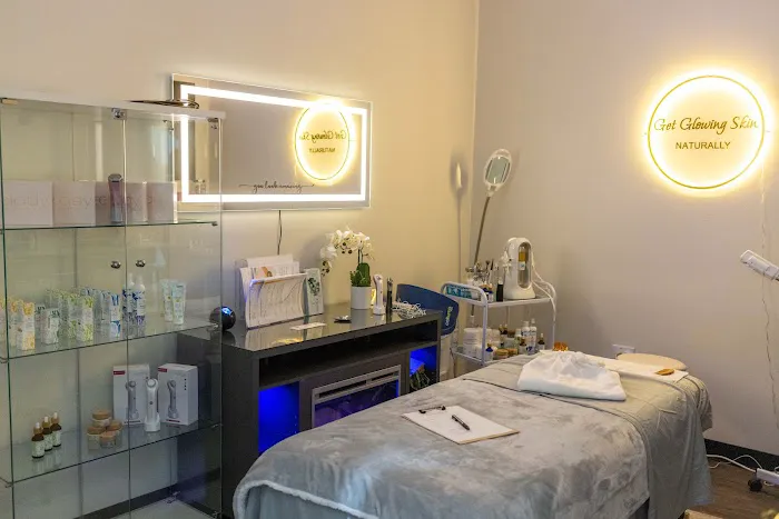 Get Glowing Skin Naturally Picture 1