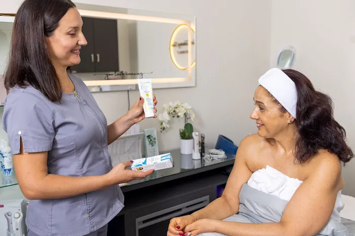 Get Glowing Skin Naturally Picture 3