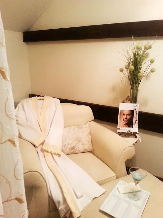 Esthetique Skin Care Picture 1