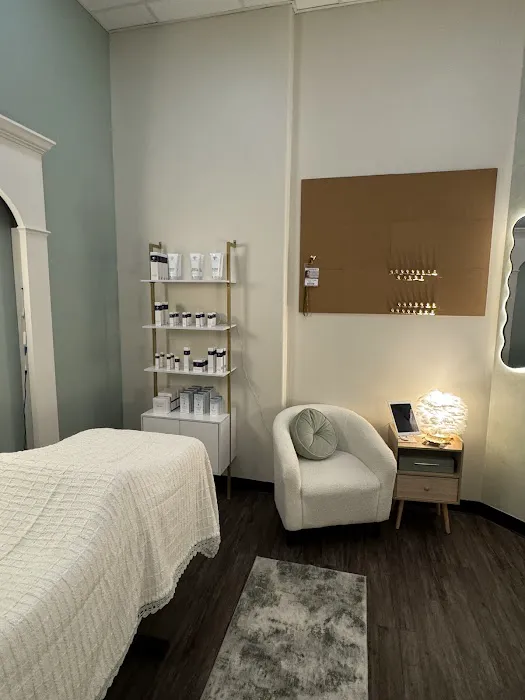 Serenity Skin Lounge Picture 4