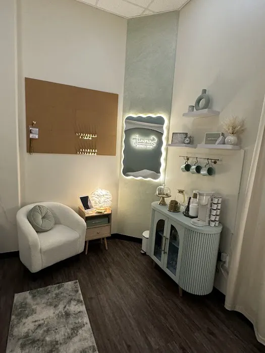 Serenity Skin Lounge Picture 7