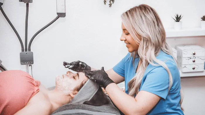 The Glow Lab Picture 9