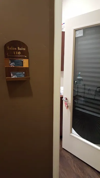 The Skin Den Picture 1