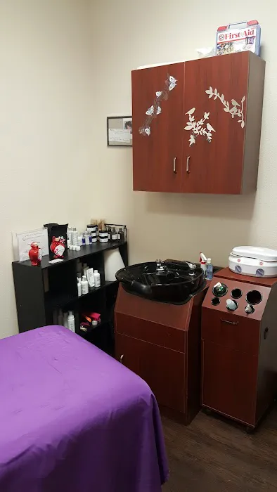 The Skin Den Picture 3