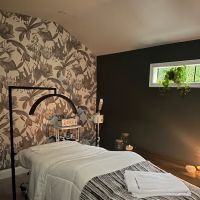 Skin Therapy with Jenna ico