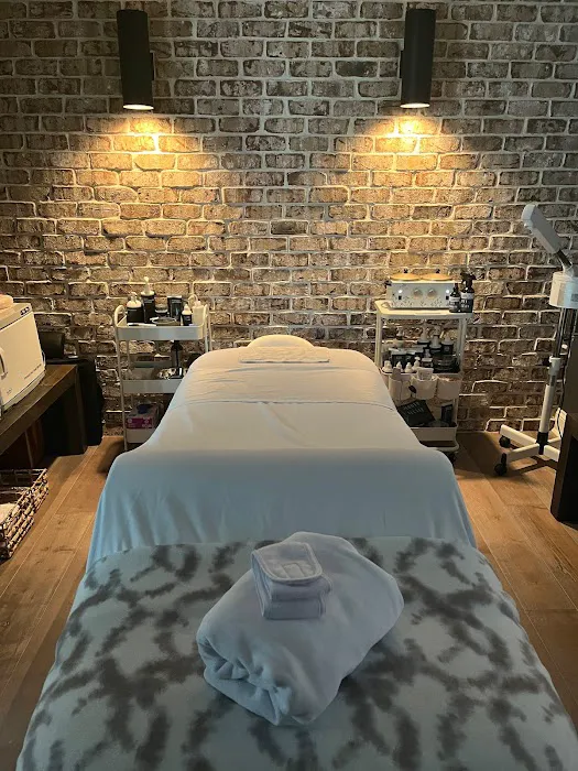 Skin Therapy with Jenna Picture 6