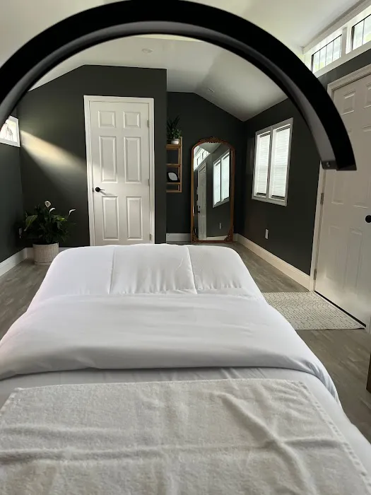 Skin Therapy with Jenna Picture 9