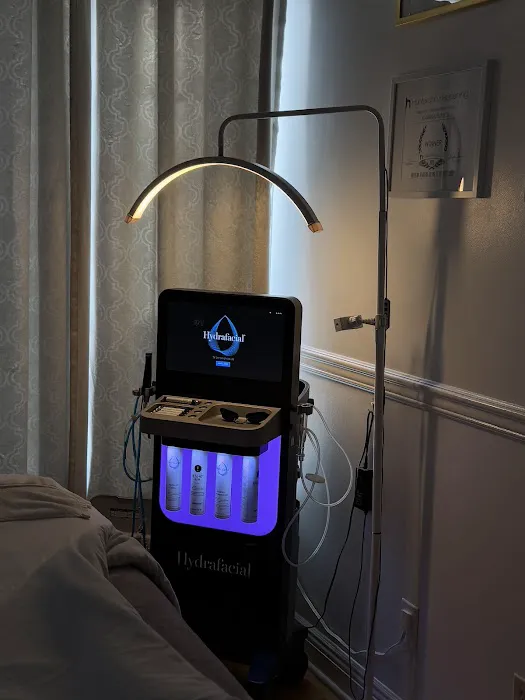 J Skin Design Studio Picture 2