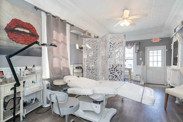 Faces By Jennifer Skin & Lash Picture 9