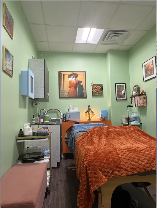 Let's Glow Skincare Picture 4