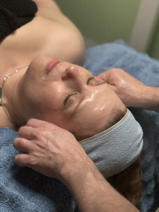 Let's Glow Skincare Picture 2