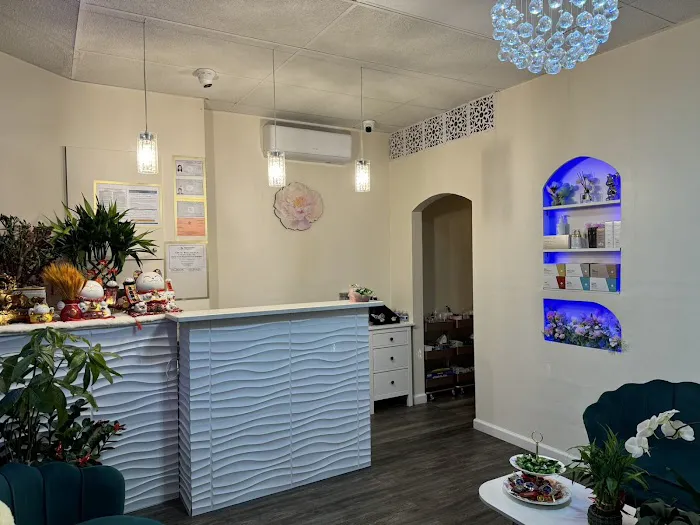 Sunny Lash & Spa Picture 2