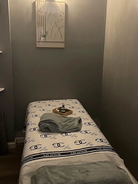 Sunny Lash & Spa Picture 9