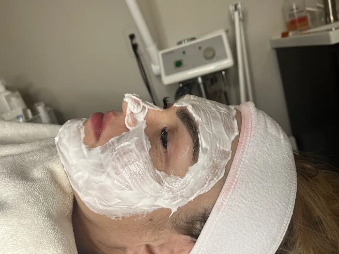 Ash Glow Aesthetics Picture 8