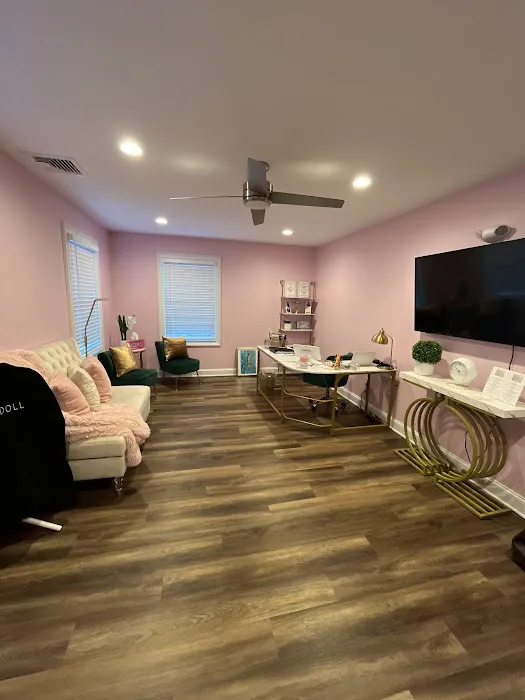 GlowDoll Skin & Aesthetics Picture 1