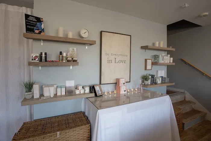 Skin Love Beauty & Body Bar Picture 4