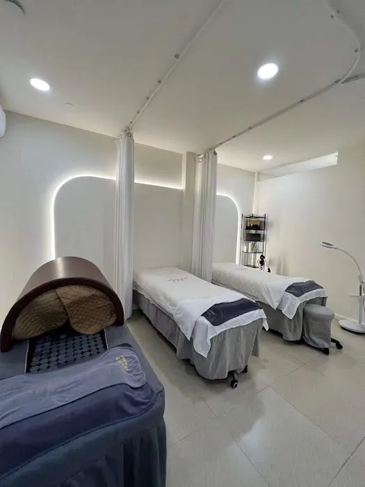 See the Moon Beauty Picture 4