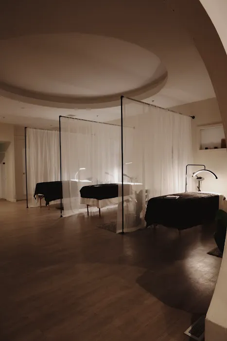 CE SKIN STUDIO Picture 4