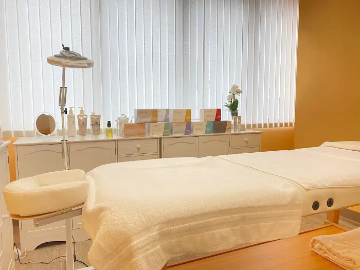 Amber Beauty Lounge Picture 4