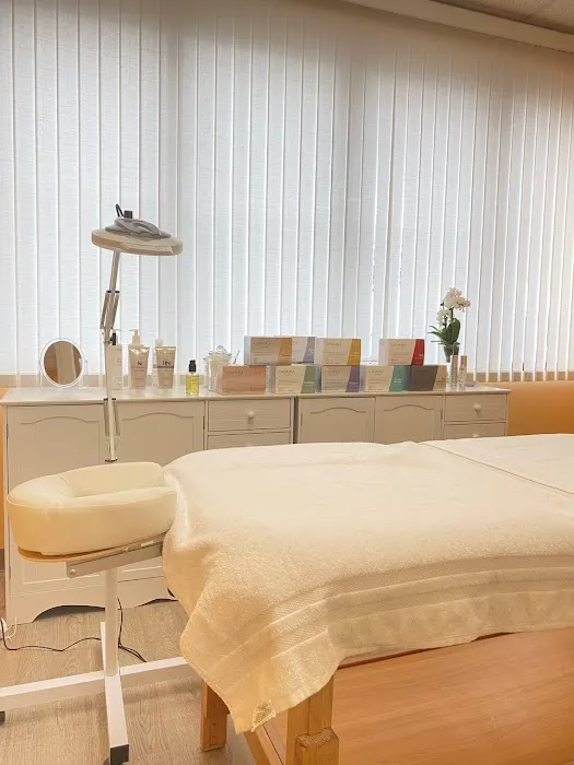 Amber Beauty Lounge Picture 7