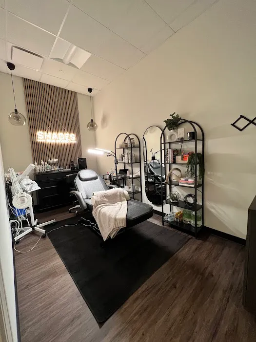 Shades Skin Studio Picture 8