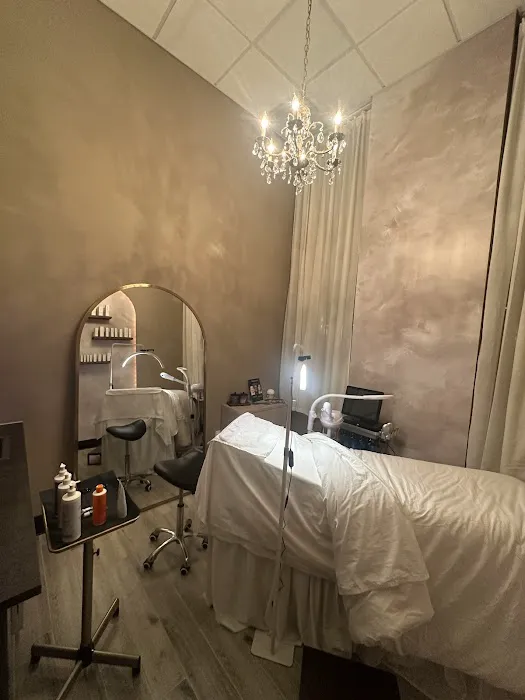 J Skin Lab Picture 1