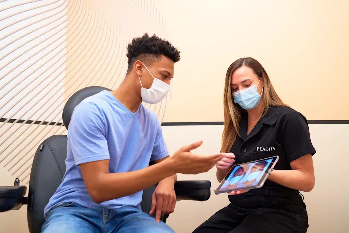 Peachy West SoHo Picture 7