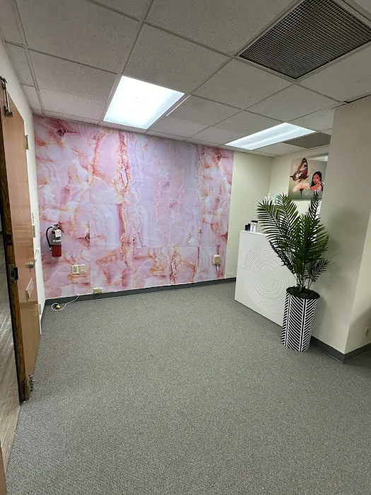 Delphia’s Beauty Bar Picture 1