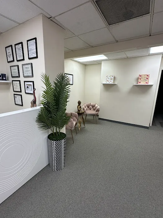 Delphia’s Beauty Bar Picture 2