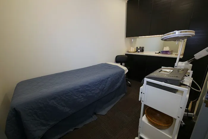 Acne Institute Picture 9