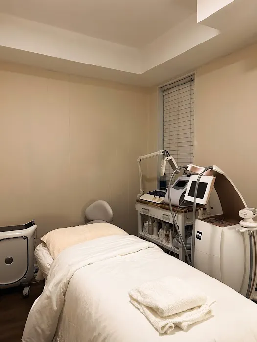 Jolie Peau Skin Care Picture 3