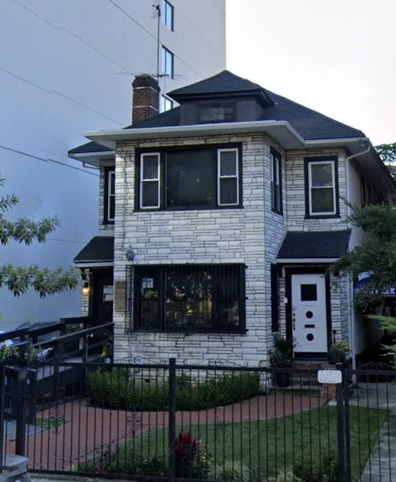 Osei-Tutu Dermatology & Hair Restoration Picture 3