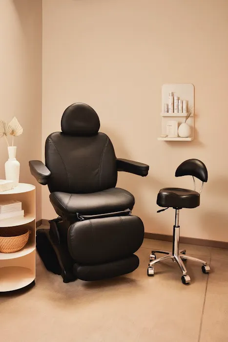 Peachy Manhattan West Picture 9