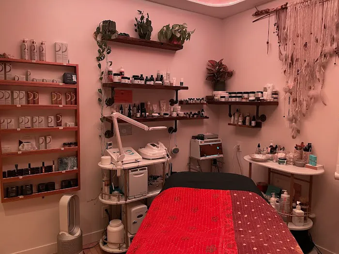 Samantha Roberts Picture 1