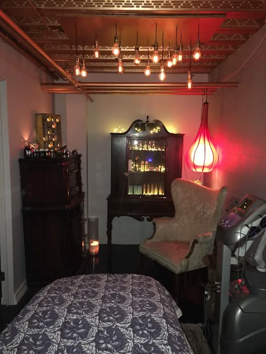 Samantha Roberts Picture 6