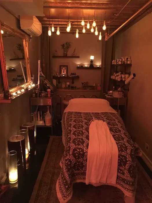 Samantha Roberts Picture 9