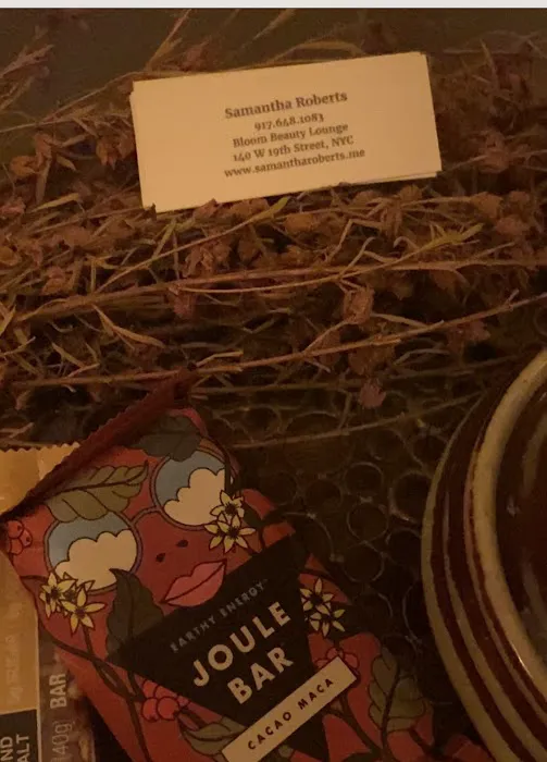 Samantha Roberts Picture 8