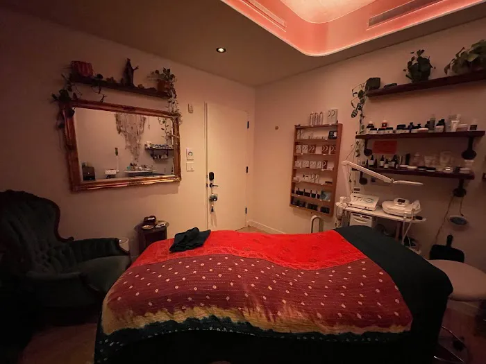 Samantha Roberts Picture 10